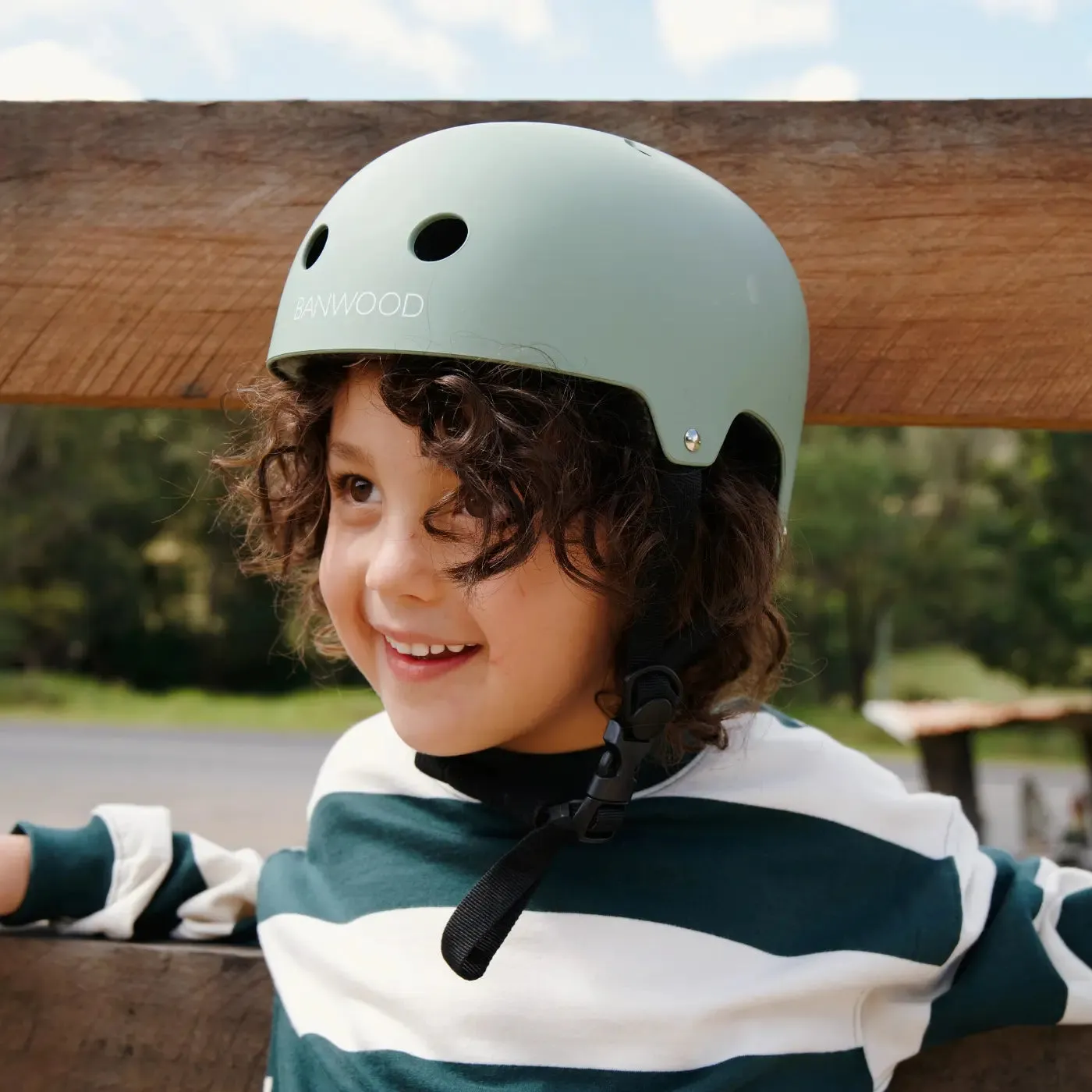 Banwood Helmet κράνος forest πράσινο 50-54 cm