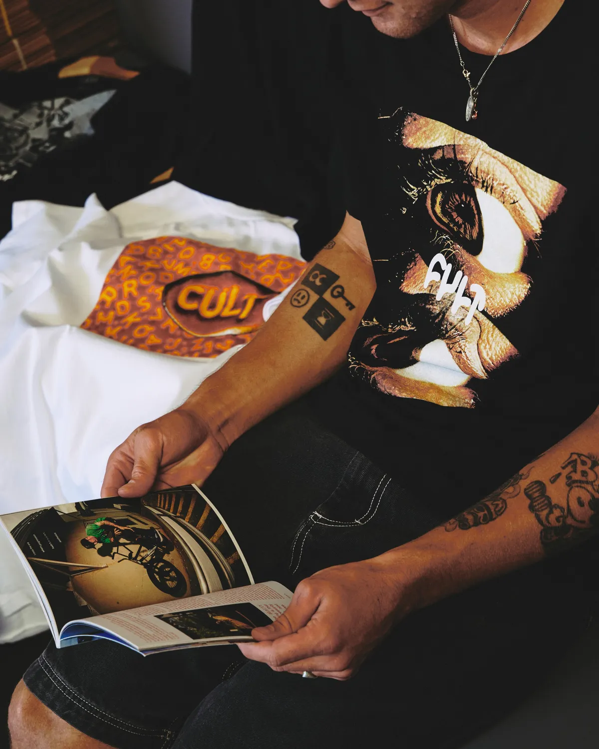 Cult Crew Dialated Tee t-shirt Large βαμβακερό