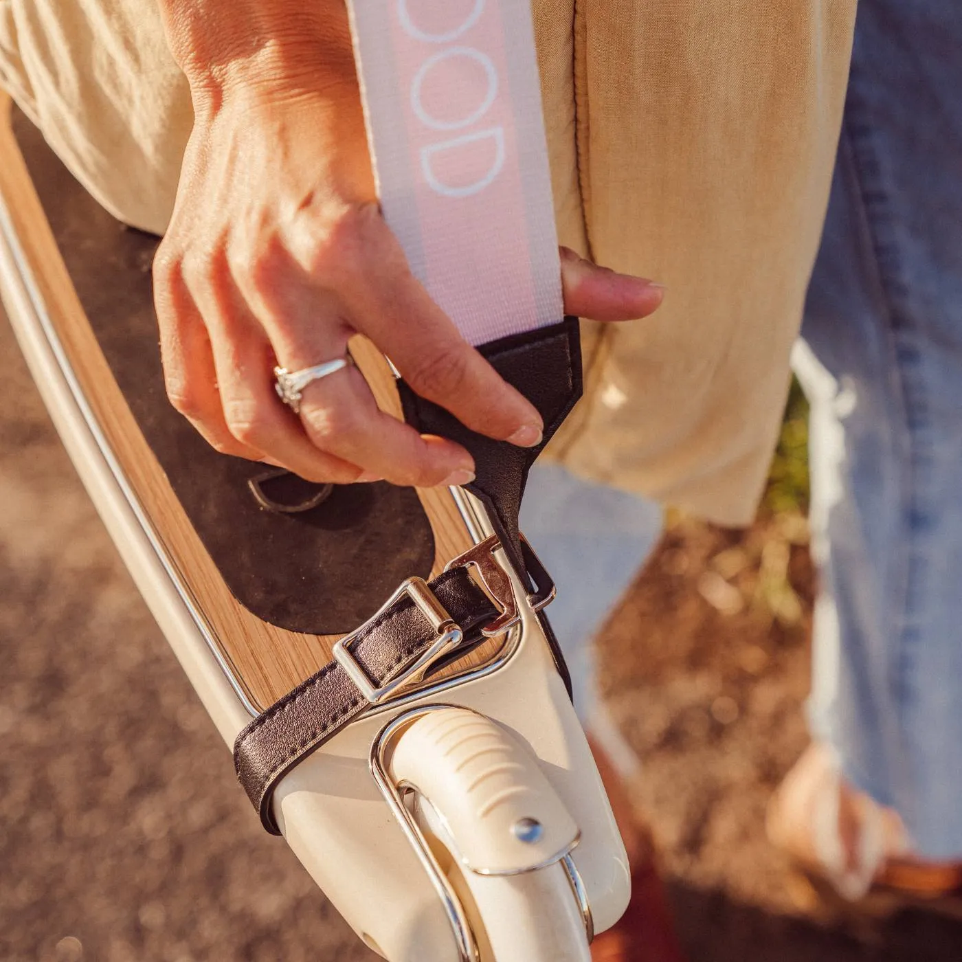 Banwood Carry Strap ιμάντας μεταφοράς ροζ